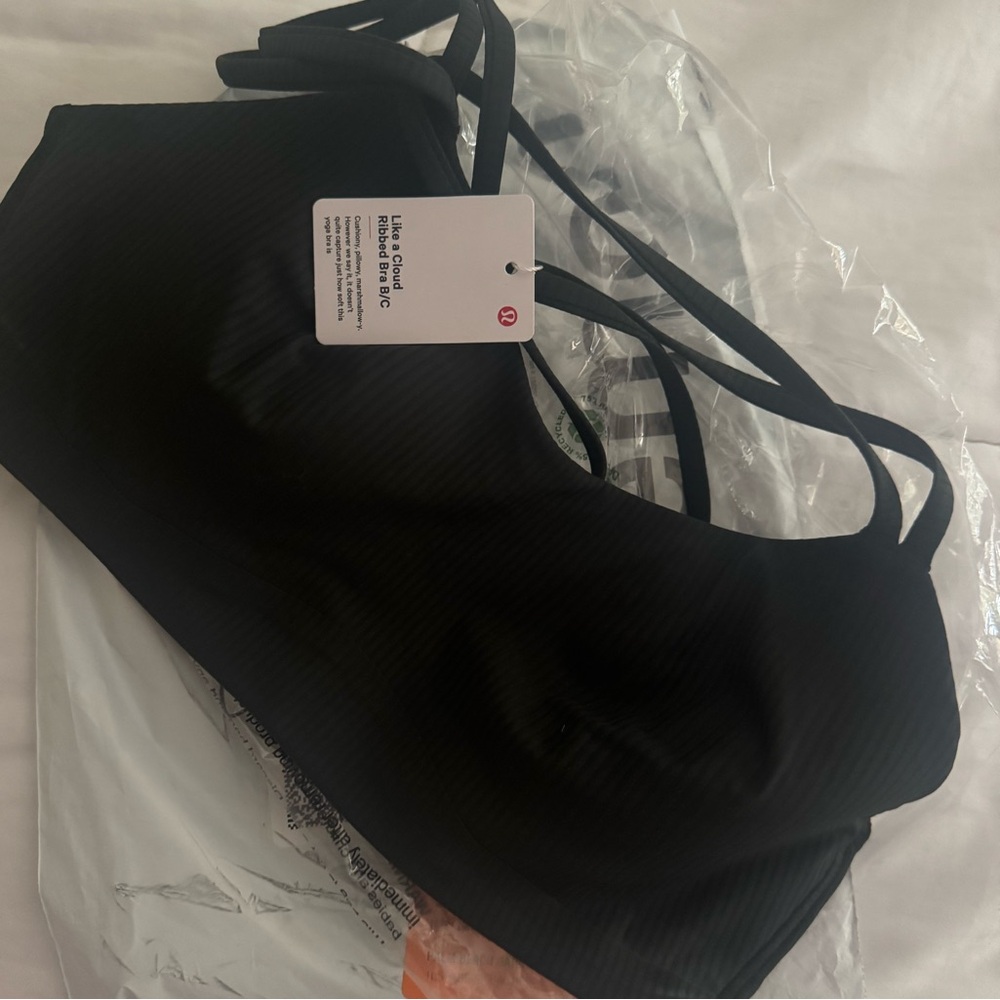 Lululemon Like a cloud Bra - Picture 5 of 6